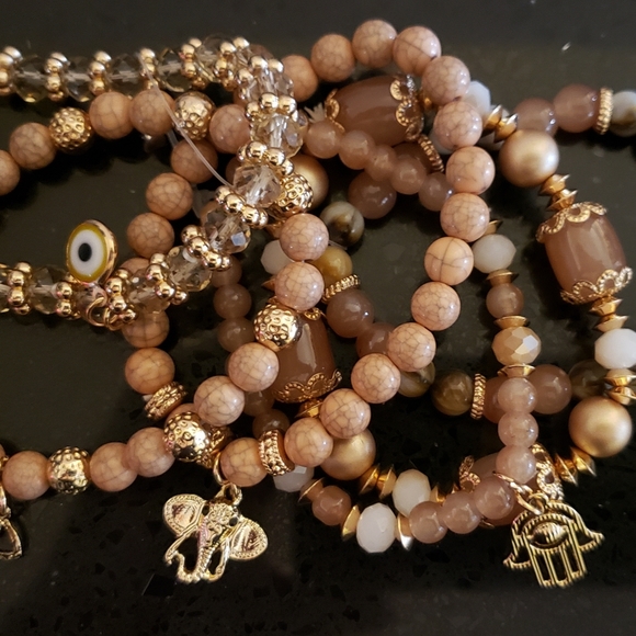 Bracelets - Picture 4 of 5